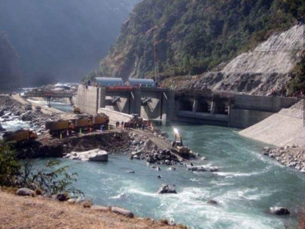 अरुण ३ को काम अवरुद्ध